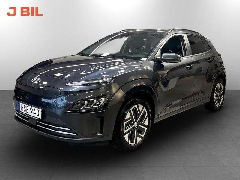 Grå Begagnad 2022 Hyundai Kona Essential SUV | 194 900 kr (Marknadspris) - Bild 1/3
