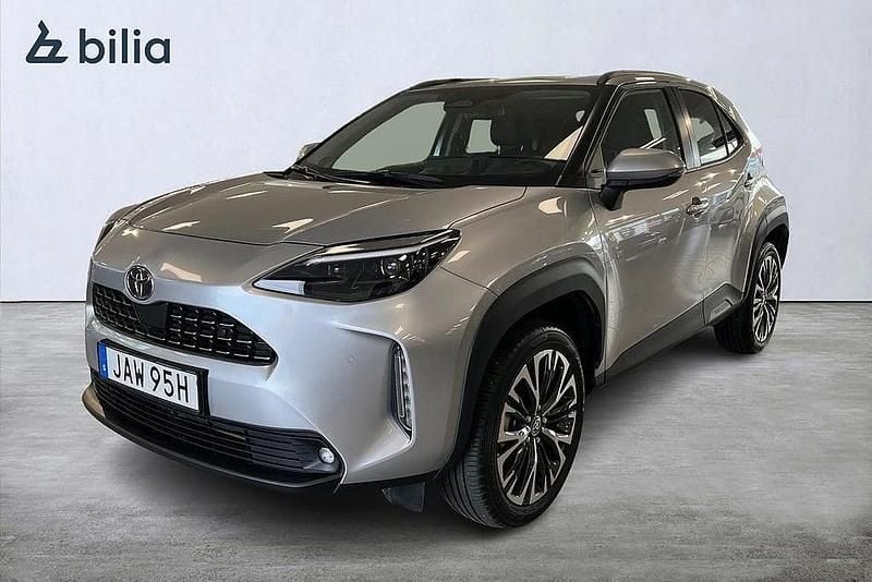 Silver Begagnad 2024 Toyota Yaris Cross Style SUV | 344 800 kr (Lite dyr) - Bild 1/3