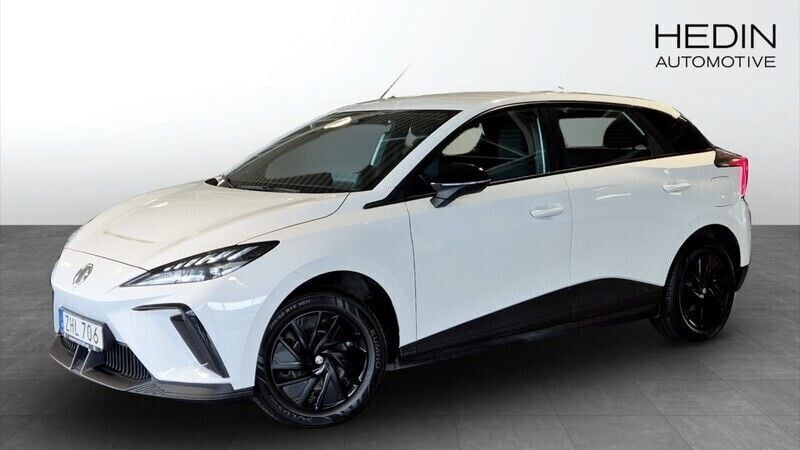 Vit (white) Begagnad 2023 MG MG4 EV Halvkombi | 279 900 kr (Lite dyr) - Bild 1/4