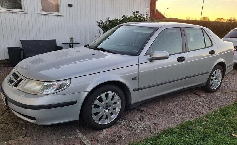Grå Begagnad 2005 Saab 9-5 Linear Sedan | 11 000 kr (Bra pris) - Bild 1/1