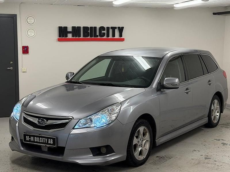 Begagnad Subaru Legacy 167 HK (122 kW) 2009 Silver Kombi