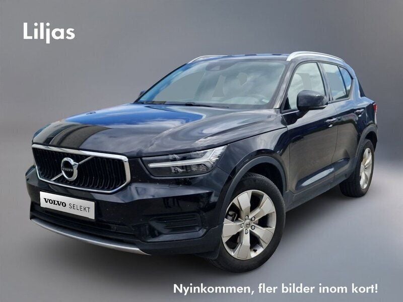 Svart Begagnad 2022 Volvo XC40 Momentum SUV | 319 000 kr (Marknadspris) - Bild 1/3