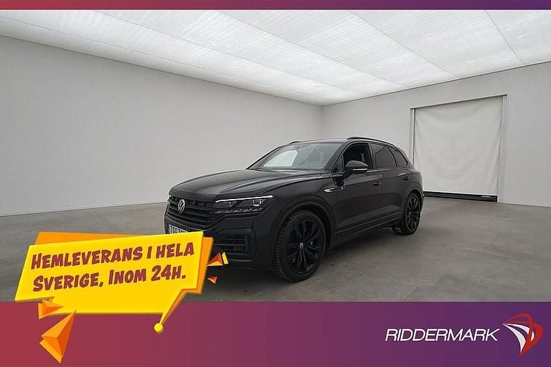 Svart Begagnad 2023 VW Touareg R SUV | 599 800 kr (Superpris) - Bild 1/3