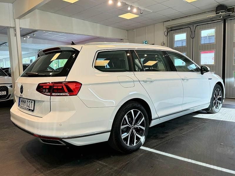 Begagnad VW Passat GTE 218 HK (160 kW) 2021 Vit Kombi