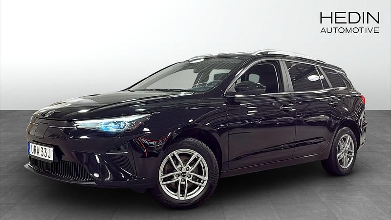 Svart (black) Begagnad 2022 MG MG5 EV Luxury Kombi | 234 900 kr (Lite dyr) - Bild 1/4