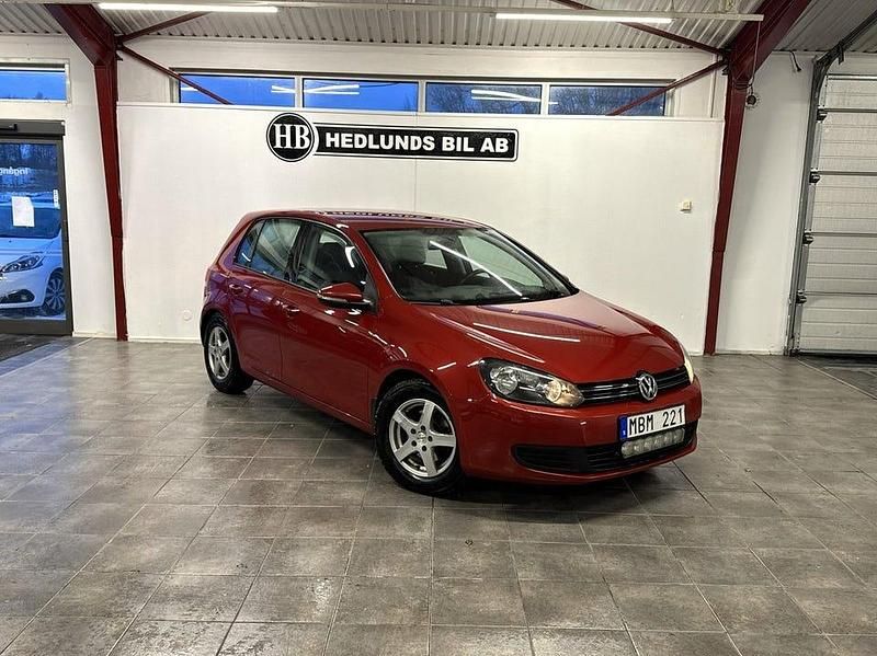 Begagnad VW Golf VII 105 HK (77 kW) 2012 Röd