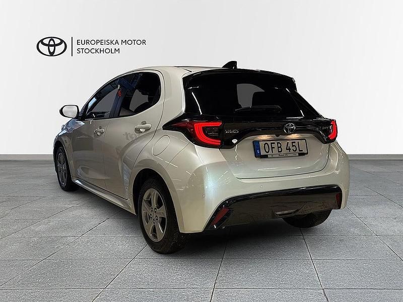 Begagnad Toyota Yaris 2025 Vit Halvkombi