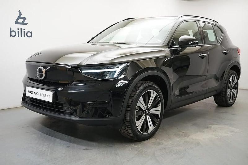 Svart Begagnad 2022 Volvo XC40 Core SUV | 344 900 kr - Bild 1/3