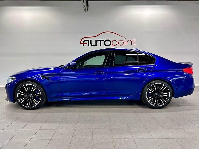 Begagnad BMW M5 M Sport 600 HK (441 kW) 2018 Blå Sedan