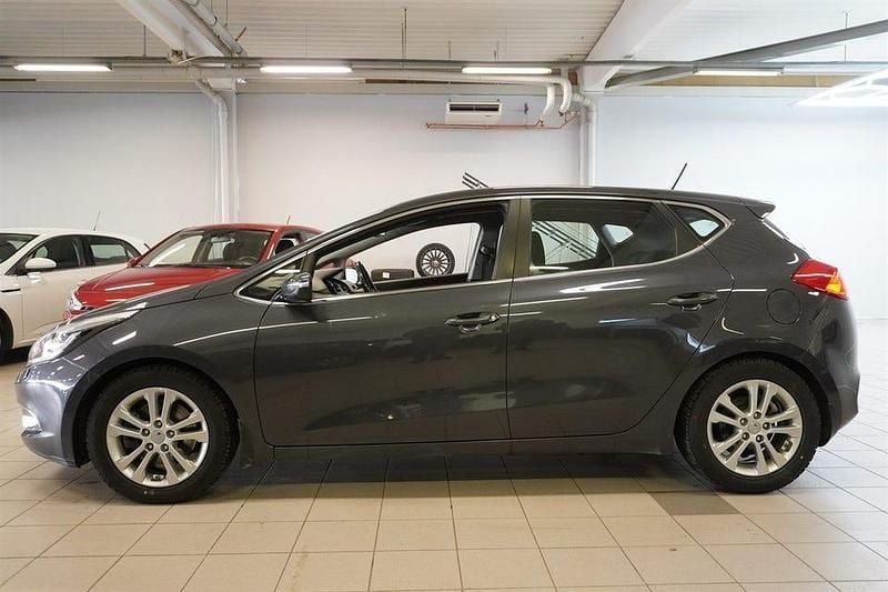 Begagnad Kia Ceed 135 HK (99 kW) 2015 Grå Halvkombi