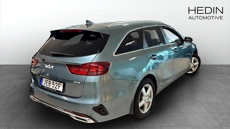 Begagnad Kia Ceed Advance 105 HK (77 kW) 2023 Grå Halvkombi