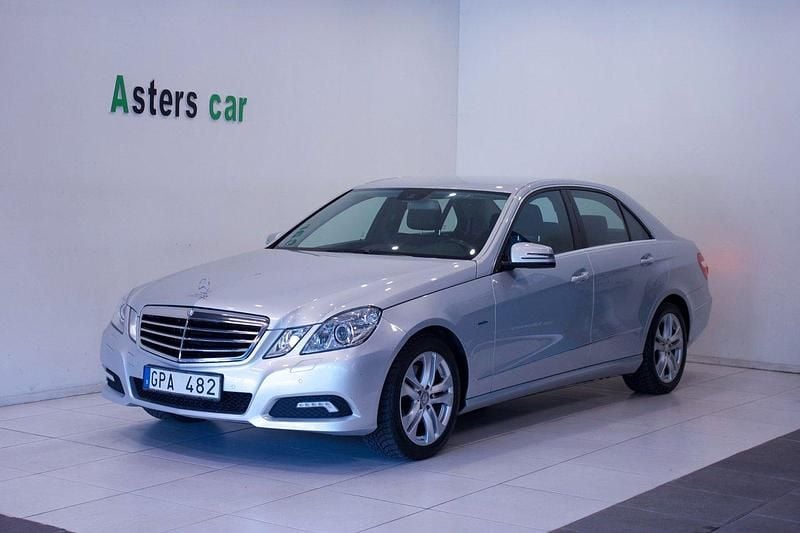 Silver Begagnad 2011 Mercedes E250 Avantgarde Sedan | 125 000 kr (Marknadspris) - Bild 1/4
