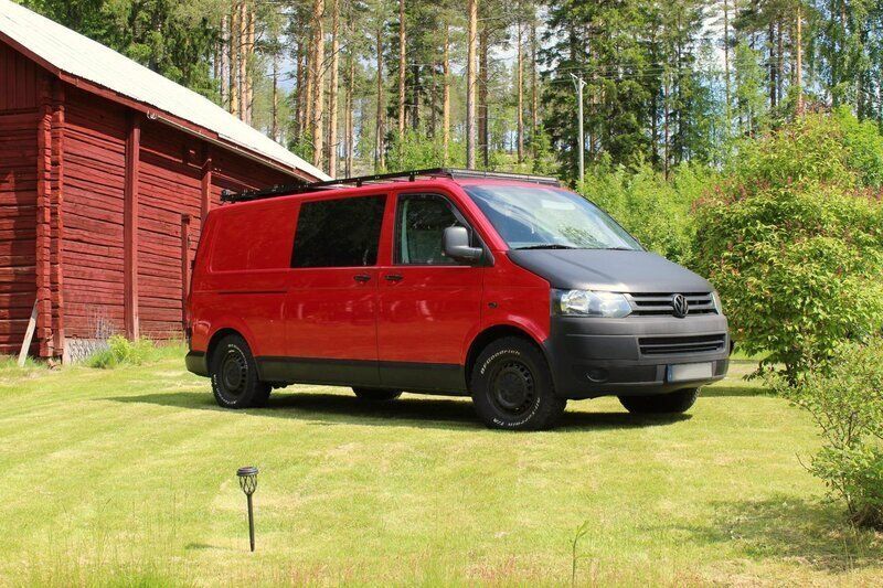 Röd Begagnad 2009 VW T5 Van | 120 000 kr - Bild 1/4