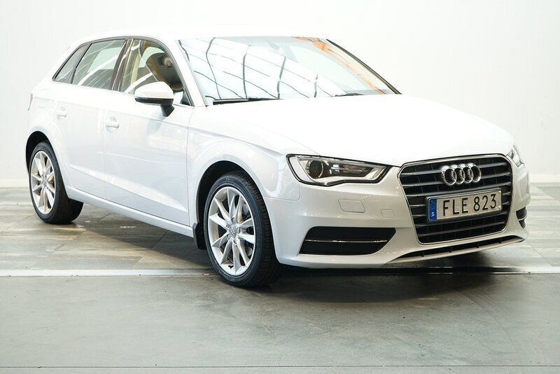 Vit Begagnad 2014 Audi A3 Sportback g-tron Attraction Sedan | 139 900 kr - Bild 1/4