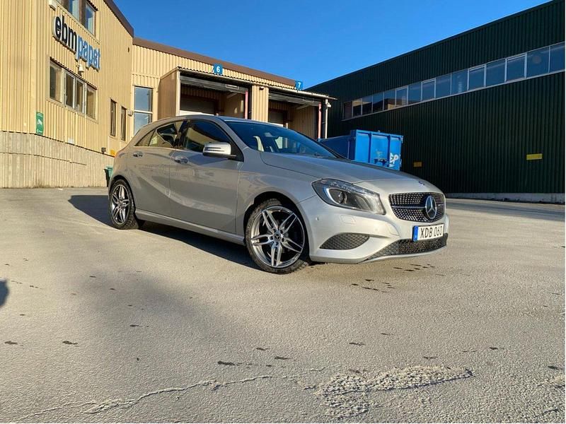 Begagnad 2015 Mercedes A180 Halvkombi | 115 000 kr - Bild 1/4