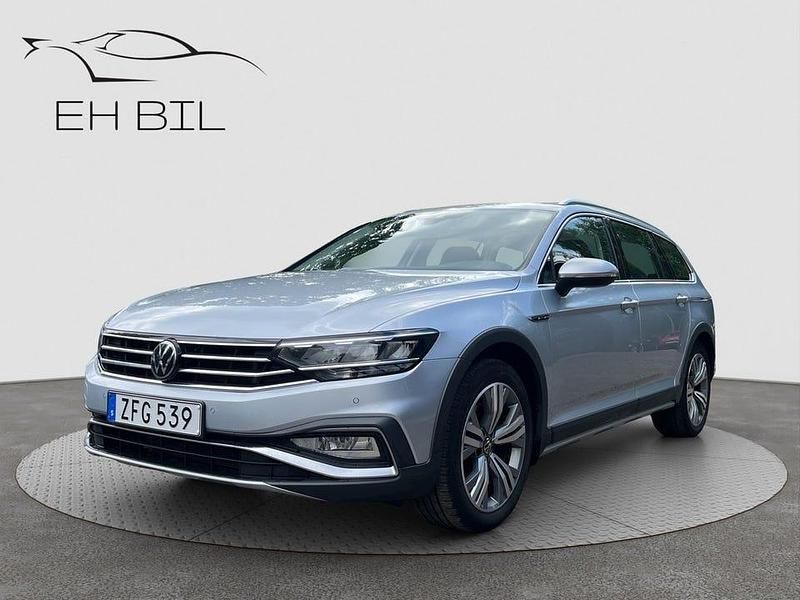 Silver Begagnad 2024 VW Passat Alltrack GT Kombi | 324 900 kr (Marknadspris) - Bild 1/4