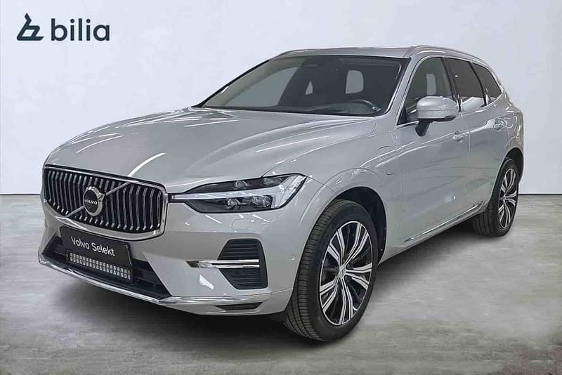 Begagnad Volvo XC60 Ultimate 253 HK (186 kW) 2023 Silver SUV