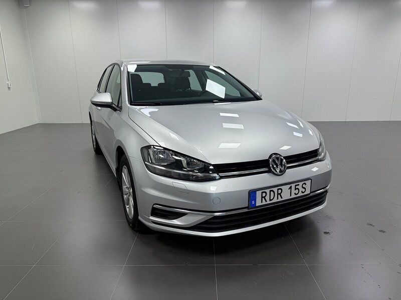 Silver Begagnad 2019 VW Golf VII Halvkombi | 189 900 kr (Marknadspris) - Bild 1/4