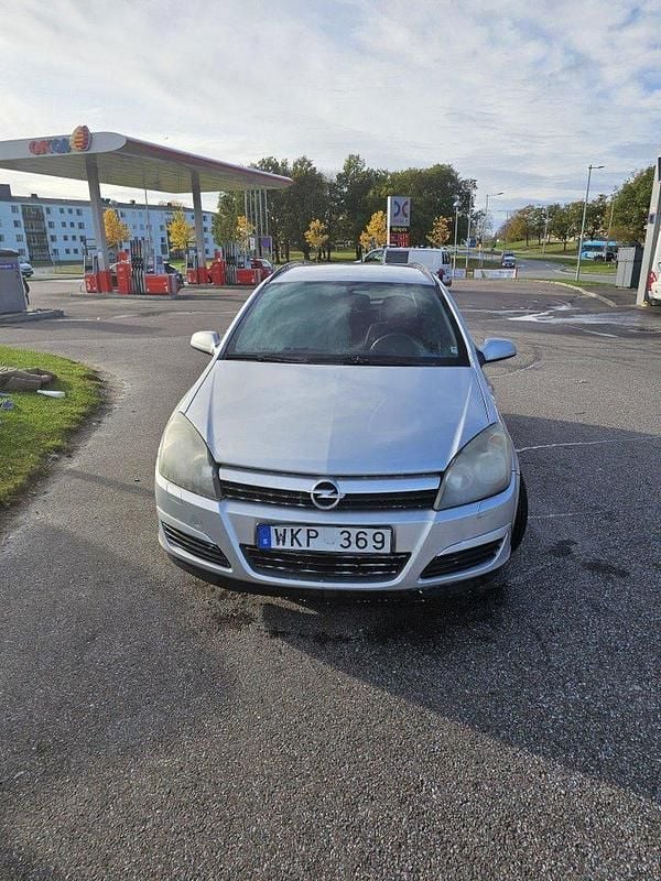Grå Begagnad 2005 Opel Astra Kombi | 12 000 kr (Marknadspris) - Bild 1/4