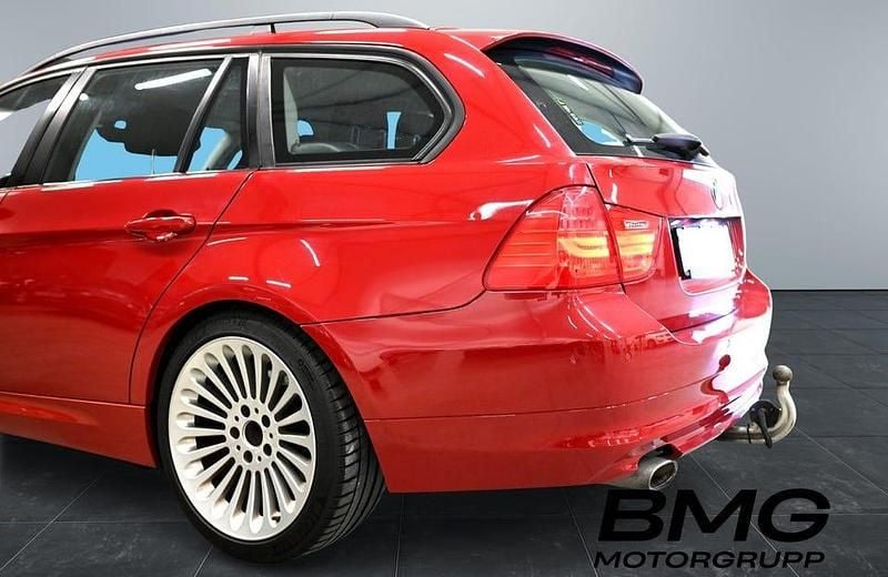 Begagnad BMW 320 177 HK (130 kW) 2009 Röd Kombi