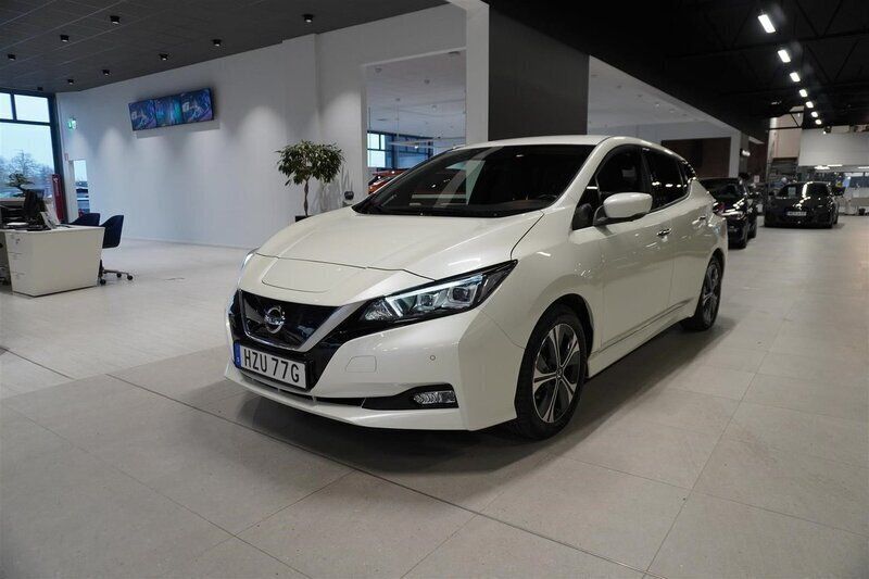 Vit Begagnad 2021 Nissan Leaf Tekna Halvkombi | 184 900 kr (Superpris) - Bild 1/4