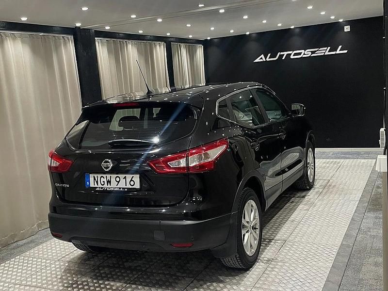 Begagnad Nissan Qashqai 131 HK (96 kW) 2017 Svart SUV