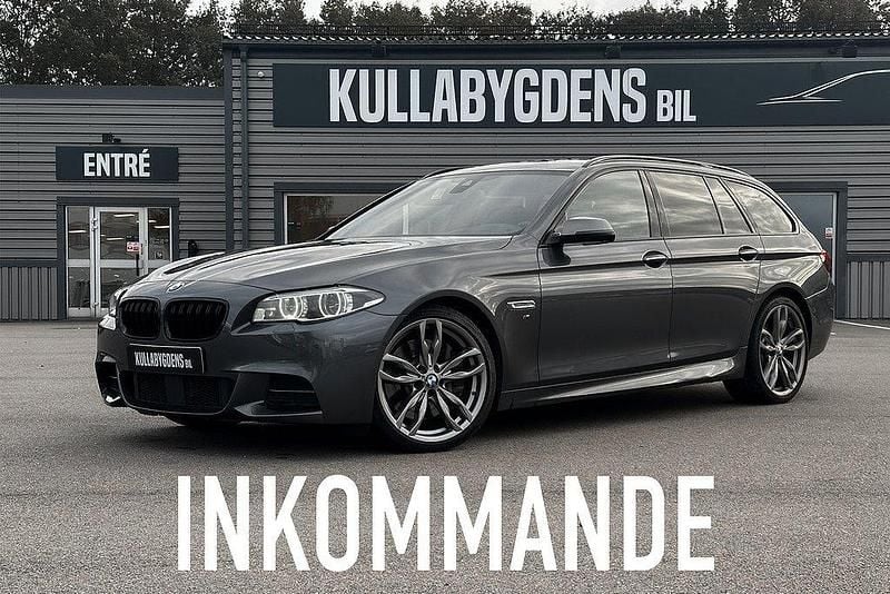 Grå Begagnad 2015 BMW M550 Comfort Edition Sedan | 279 000 kr (Lite dyr) - Bild 1/3