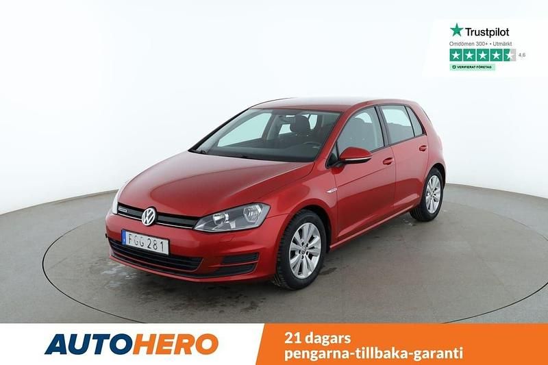 Röd Begagnad 2014 VW Golf VII Halvkombi | 113 000 kr (Marknadspris) - Bild 1/4