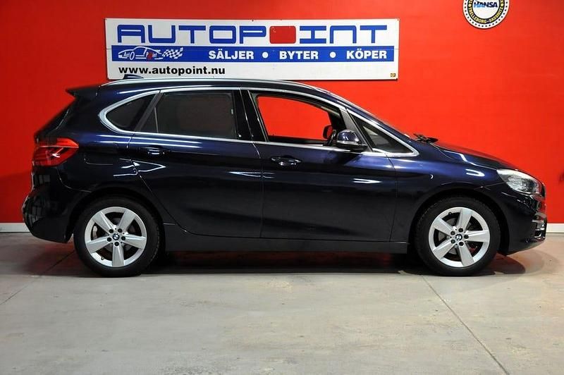 Begagnad BMW 218 Luxury Line 150 HK (110 kW) 2015 Blåmetallic