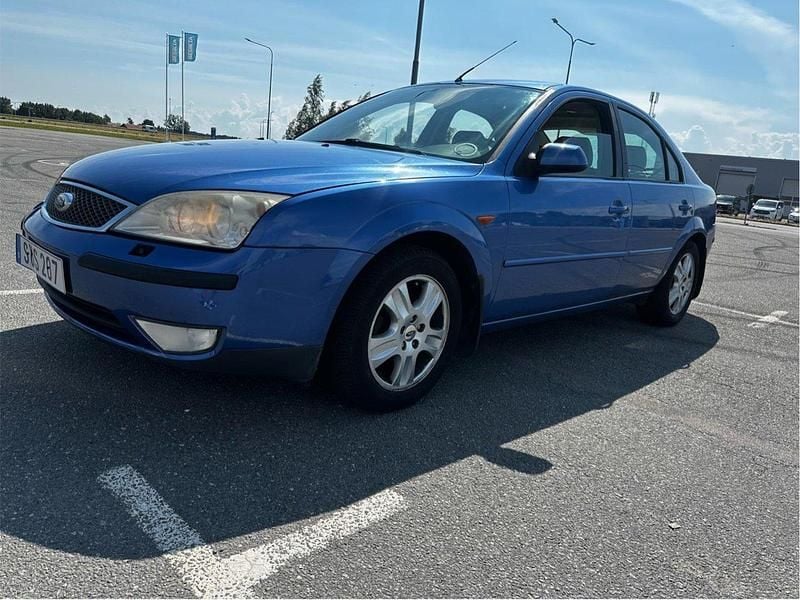 Blå Begagnad 2002 Ford Mondeo Halvkombi | 19 500 kr (Marknadspris) - Bild 1/4