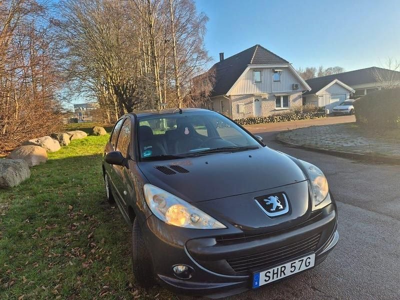 Begagnad Peugeot 206+ 60 HK (44 kW) 2011 Halvkombi