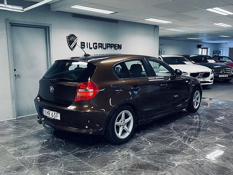 Begagnad BMW 116 Advantage 116 HK (85 kW) 2011 Brun Halvkombi