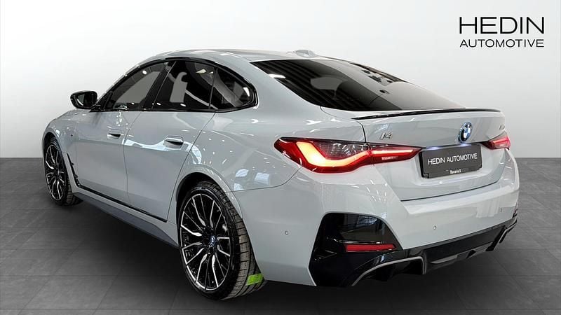 Begagnad BMW i4 Shadowline 442 kW (601 HK) 2023 Grå Sedan