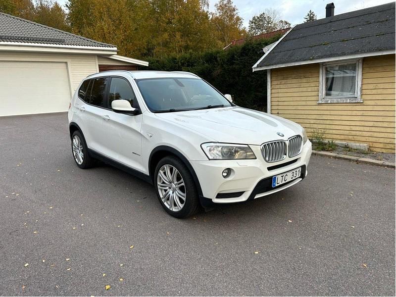 Vit Begagnad 2011 BMW X3 SUV | 118 000 kr (Marknadspris) - Bild 1/4