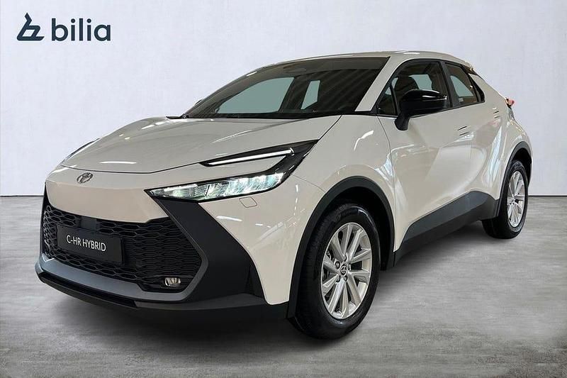 Ny 2025 Toyota C-HR Active SUV | 309 900 kr (Marknadspris) - Bild 1/4