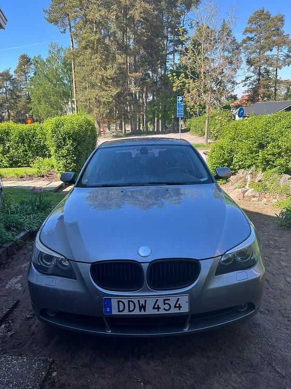 Begagnad BMW 523 177 HK (130 kW) 2007 Sedan