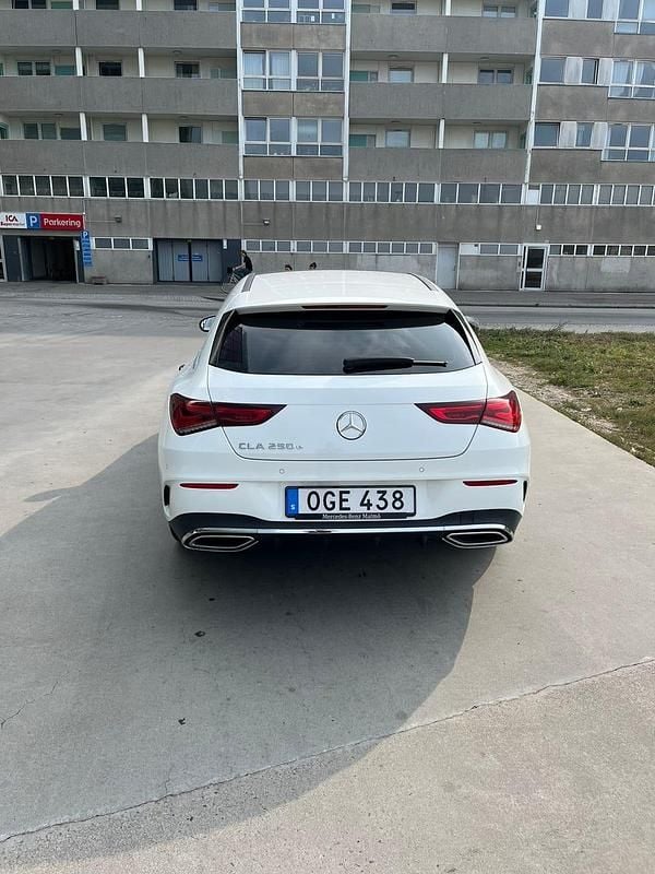 Begagnad Mercedes CLA250 Shooting Brake 218 HK (160 kW) 2021 Kombi