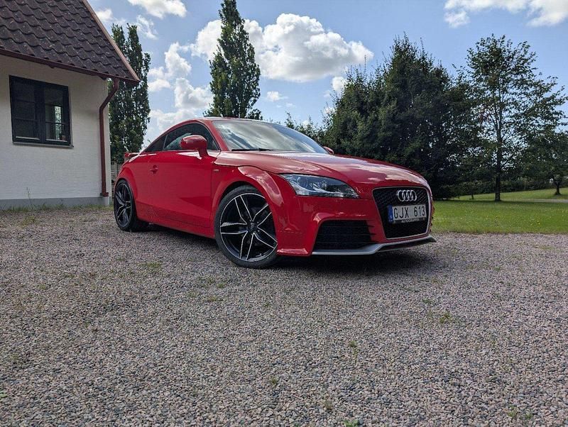 Röd Begagnad 2008 Audi TT RS S-Line Sportkupé | 120 000 kr - Bild 1/4