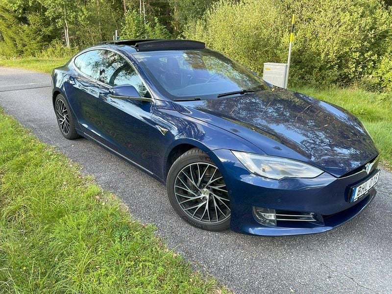 Grå Begagnad 2017 Tesla Model S Sedan | 255 000 kr (Superpris) - Bild 1/4