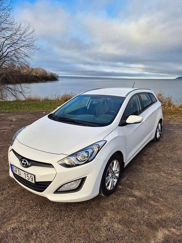 Begagnad 2014 Hyundai i30 Kombi | 65 000 kr (Marknadspris) - Bild 1/4