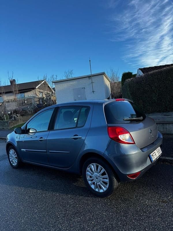 Begagnad Renault Clio R.S. 75 HK (55 kW) 2012 Halvkombi