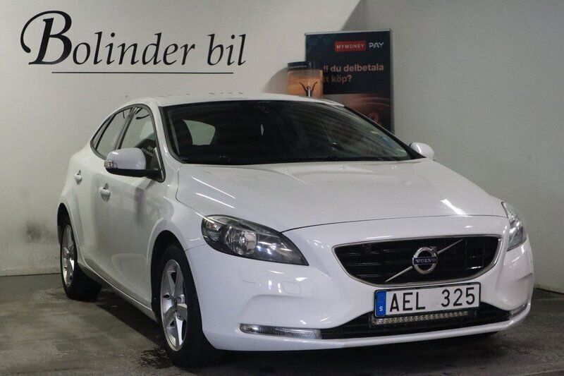 Vit Begagnad 2012 Volvo V40 Kinetic Kombi | 89 900 kr (Lite dyr) - Bild 1/4