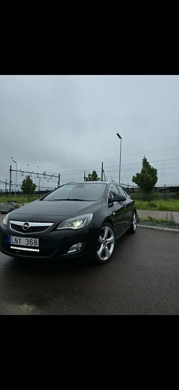 Begagnad Opel Astra 160 HK (117 kW) 2011 Kombi