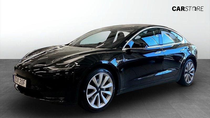 Svart (black) Begagnad 2019 Tesla Model 3 Standard Range Plus Sedan | 209 900 kr (Marknadspris) - Bild 1/4