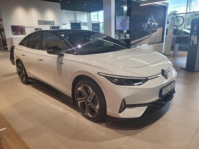 Vit (glacier white metallic black) Ny 2025 VW ID.7 GTX Sedan | 705 500 kr - Bild 1/4