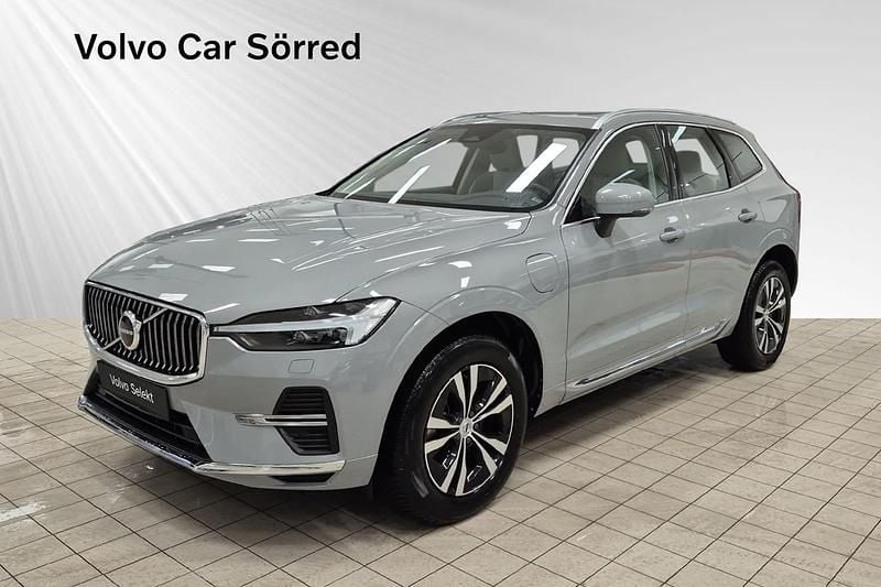 Begagnad Volvo XC60 Core 350 HK (257 kW) 2023 Grå SUV