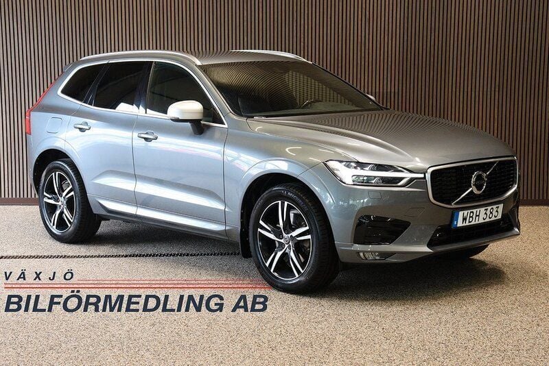 Grå (gråmetallic) Begagnad 2018 Volvo XC60 R-Design SUV | 279 000 kr (Marknadspris) - Bild 1/4