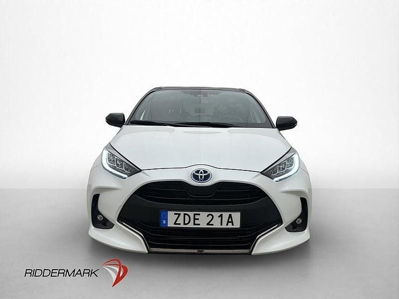 Begagnad Toyota Yaris 2022 Vit Halvkombi