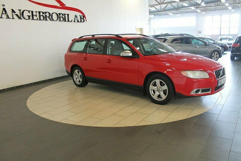 Begagnad Volvo V70 Kinetic 200 HK (147 kW) 2009 Röd Kombi