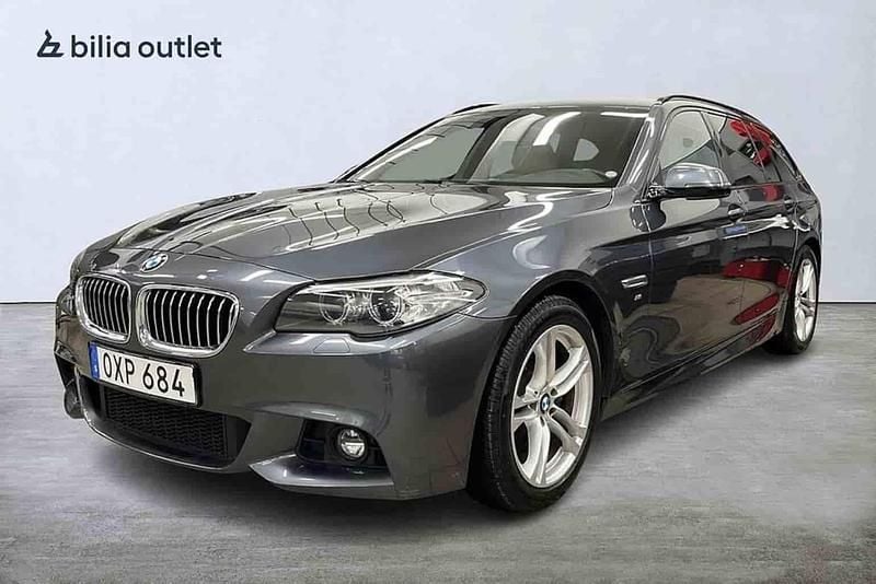 Grå Begagnad 2017 BMW 520 Kombi | 219 900 kr (Marknadspris) - Bild 1/1